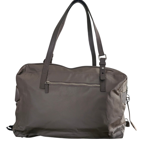 TUMI Voyageur Q-Tote - NWOT Mink - Silver - Includes lock & key - Picture 4 of 14